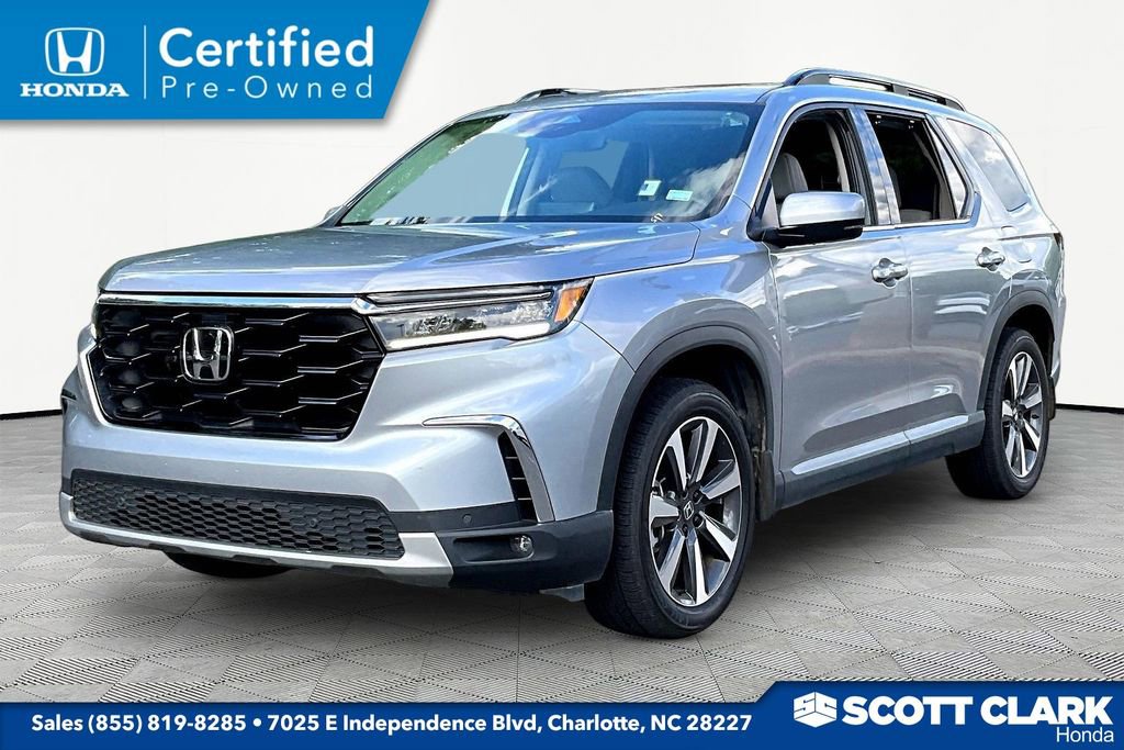 Certified 2025 Honda Pilot Touring image 3