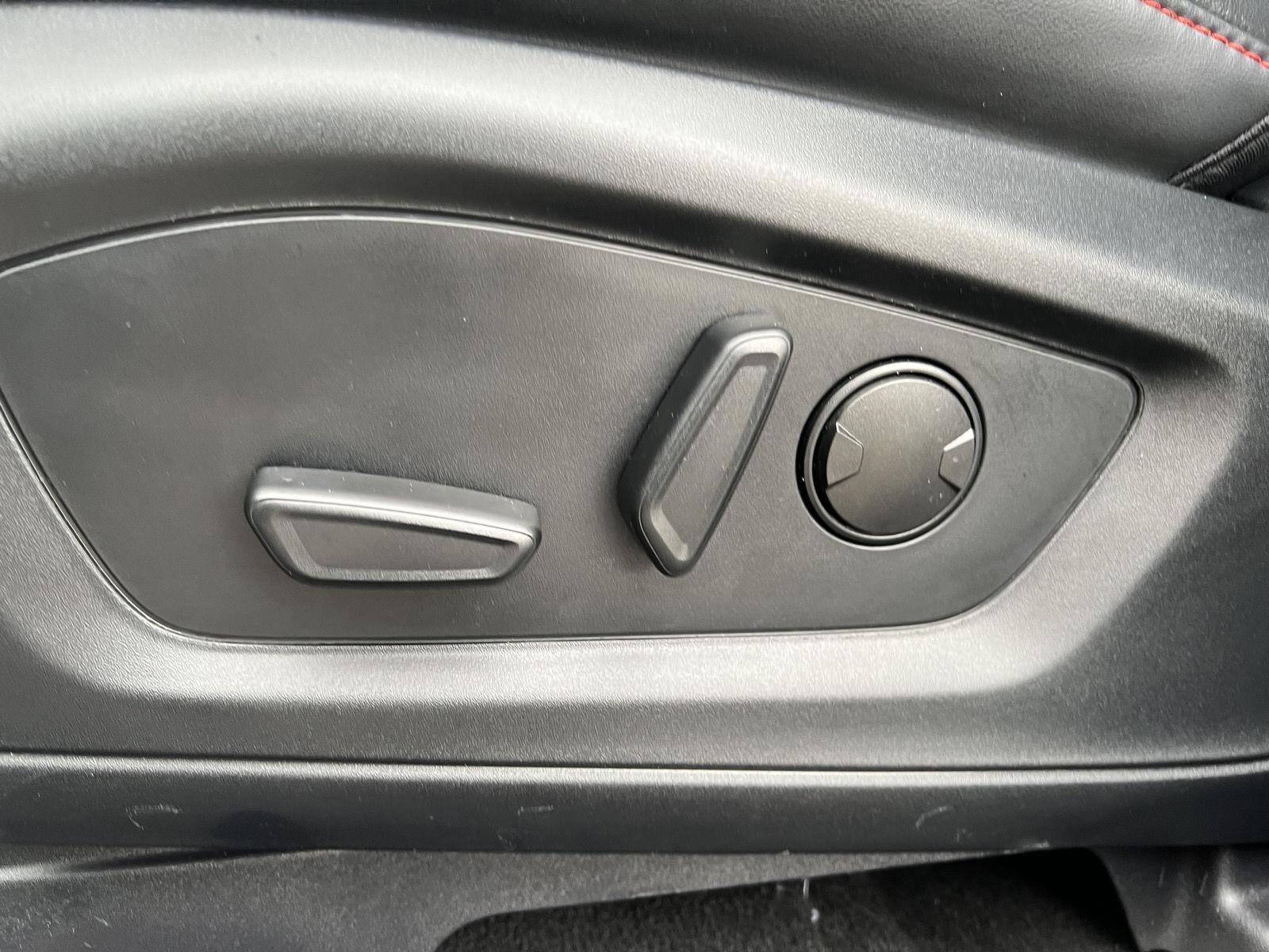 Used 2025 Ford Explorer ST-Line w/ ST-Line Street Pack AWD/4WD image 22