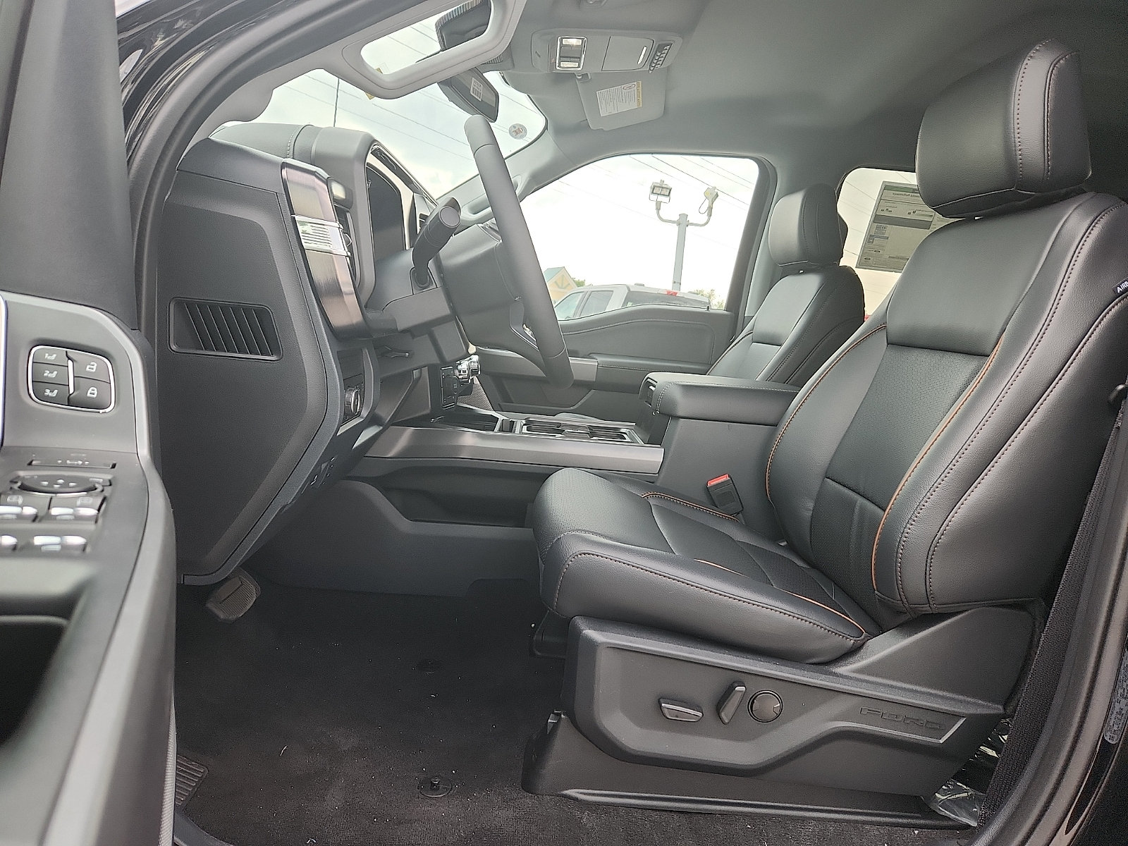 New 2026 Ford F250 Lariat w/ FX4 Off-Road Package AWD/4WD image 9