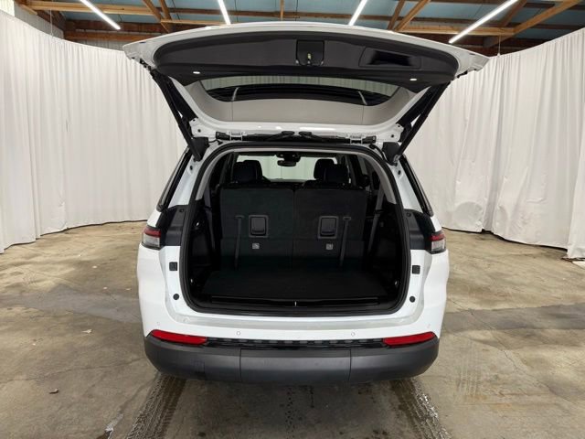 Used 2023 Jeep Grand Cherokee L Limited w/ Black Appearance Package image 25