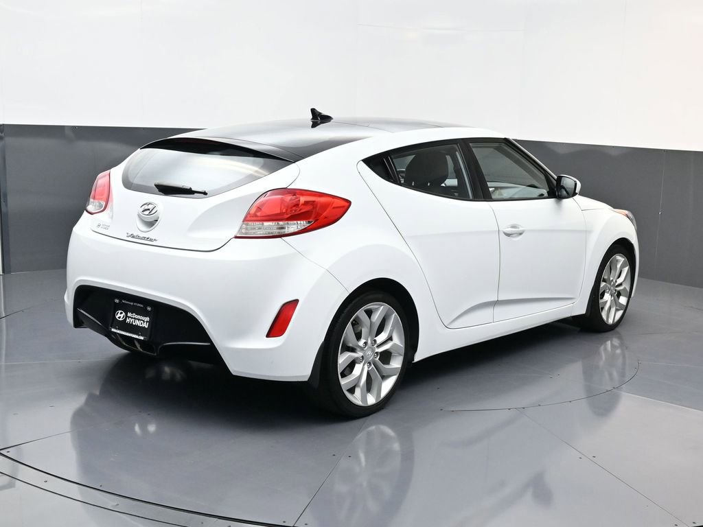Used 2013 Hyundai Veloster w/ Style Pkg image 3