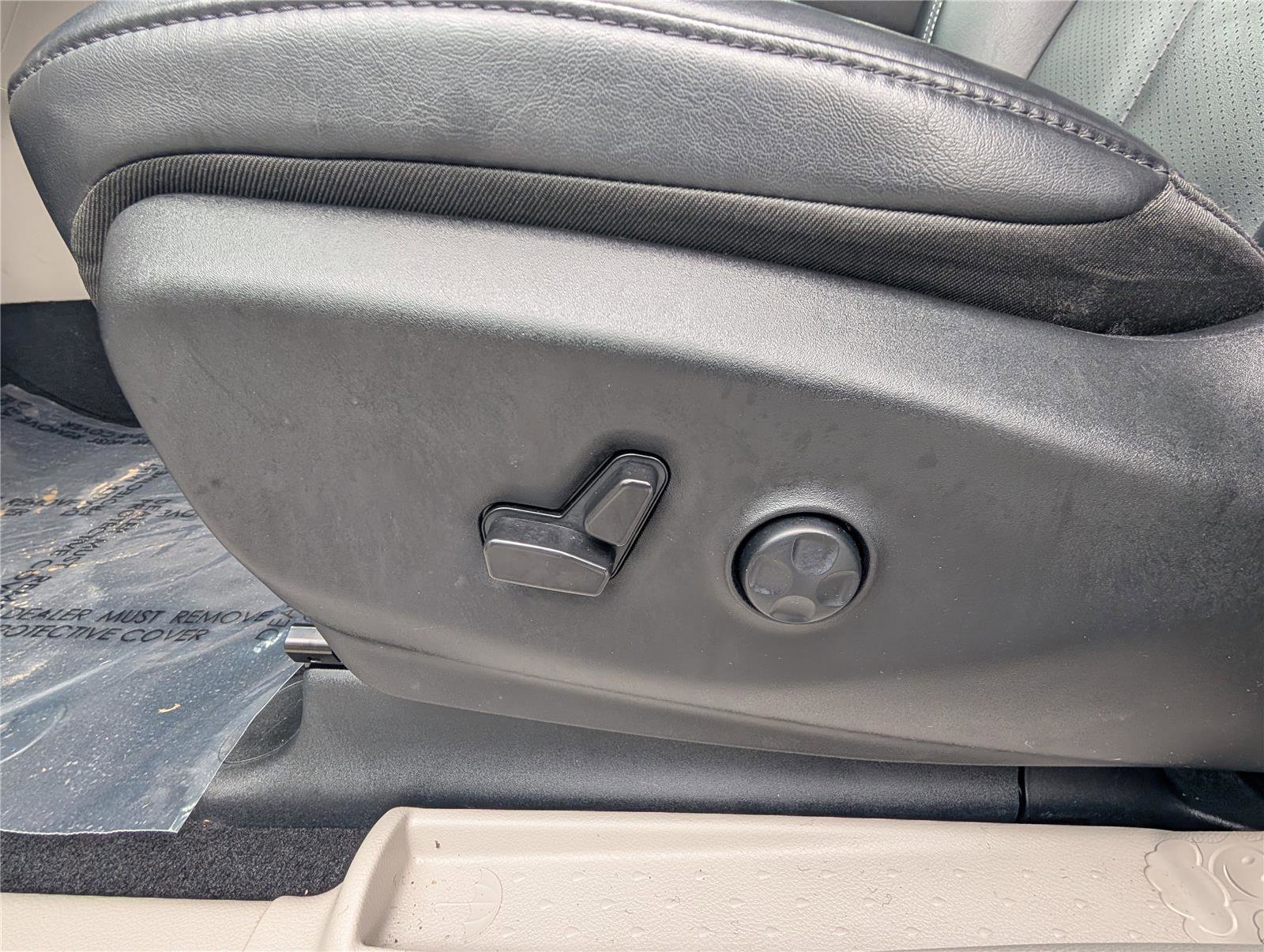 Used 2023 Chrysler Pacifica Touring-L image 20