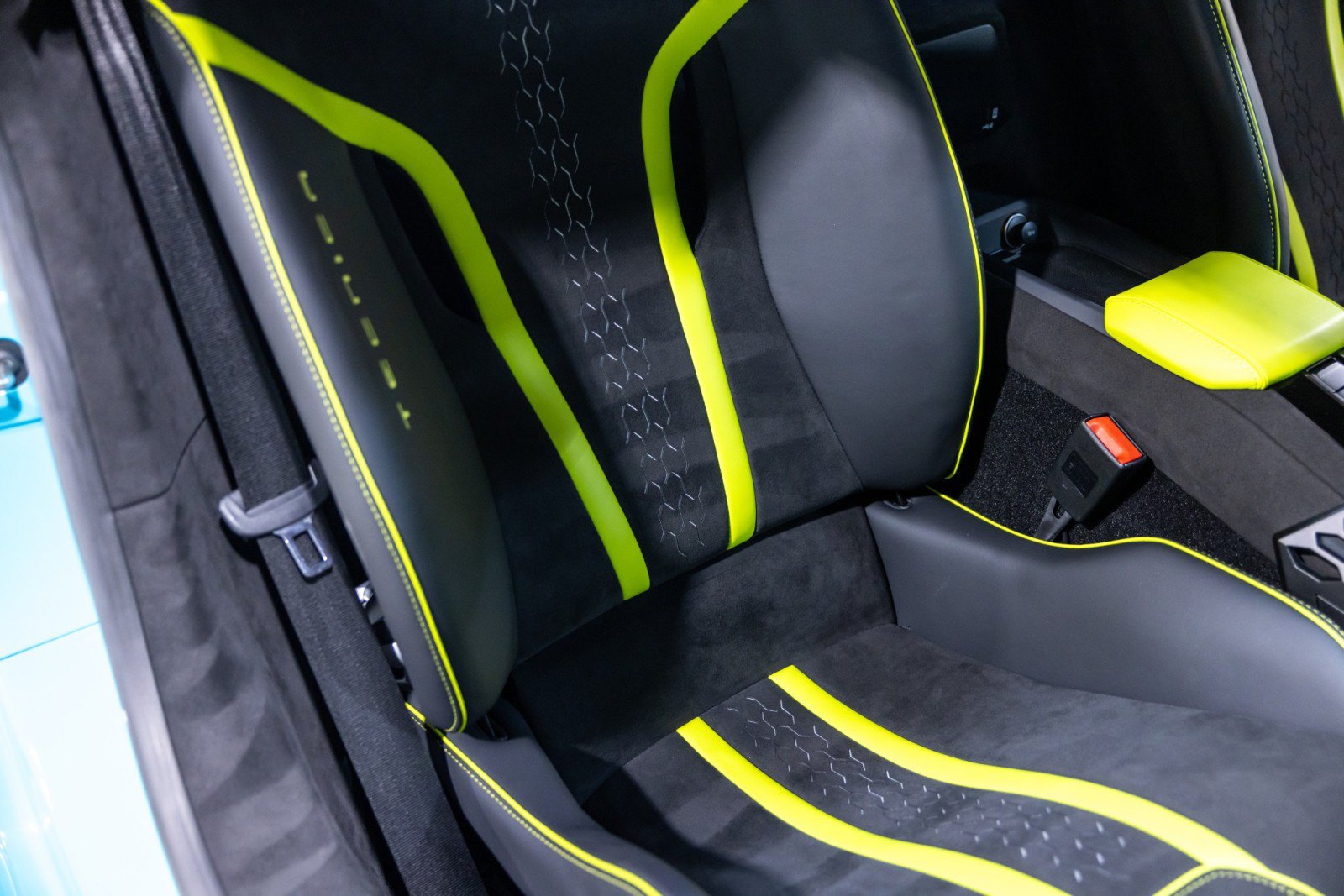 Used 2024 Lamborghini Huracan Tecnica RWD image 32
