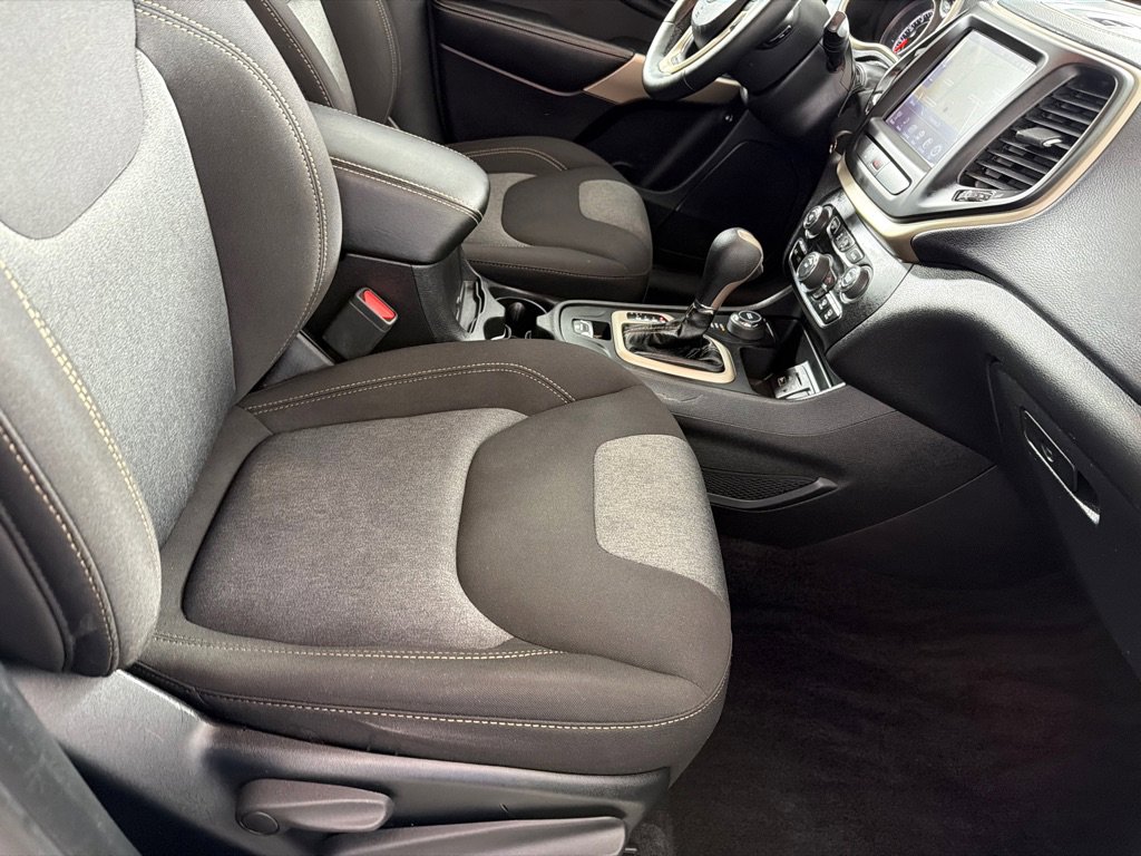 Used 2018 Jeep Cherokee Latitude image 24