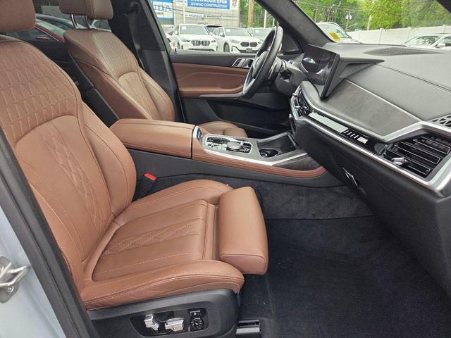 Certified 2024 BMW X7 M60i w/ M Sport Professional Package AWD/4WD image 29
