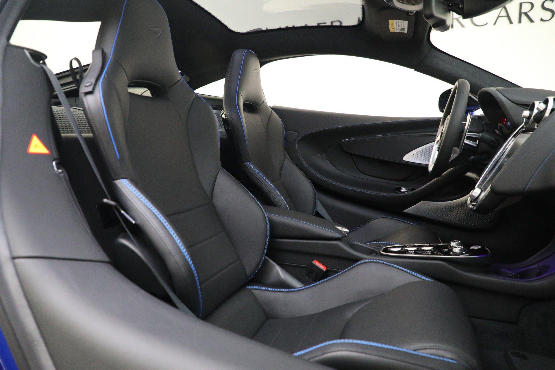 Used 2023 McLaren GT RWD image 27