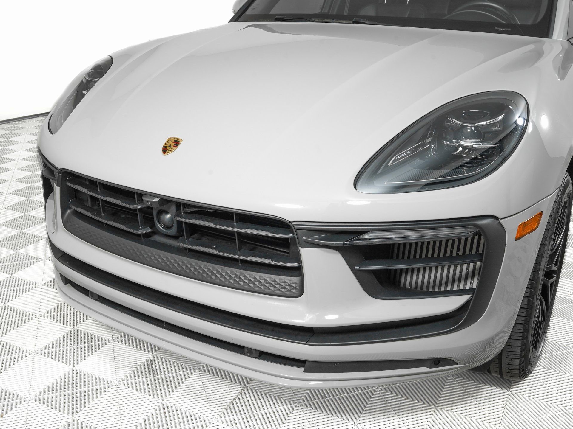 Used 2024 Porsche Macan S image 30