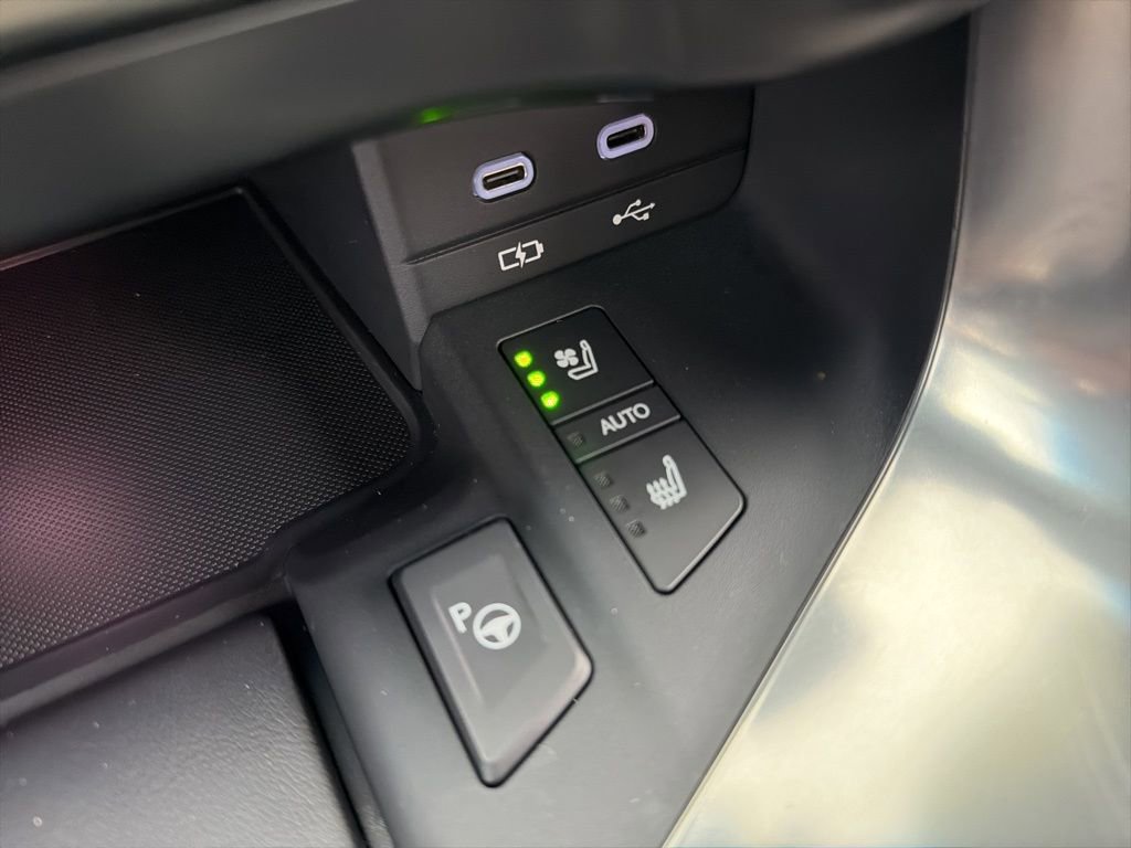 Used 2025 Lexus LX 700h Overtrail AWD/4WD image 20