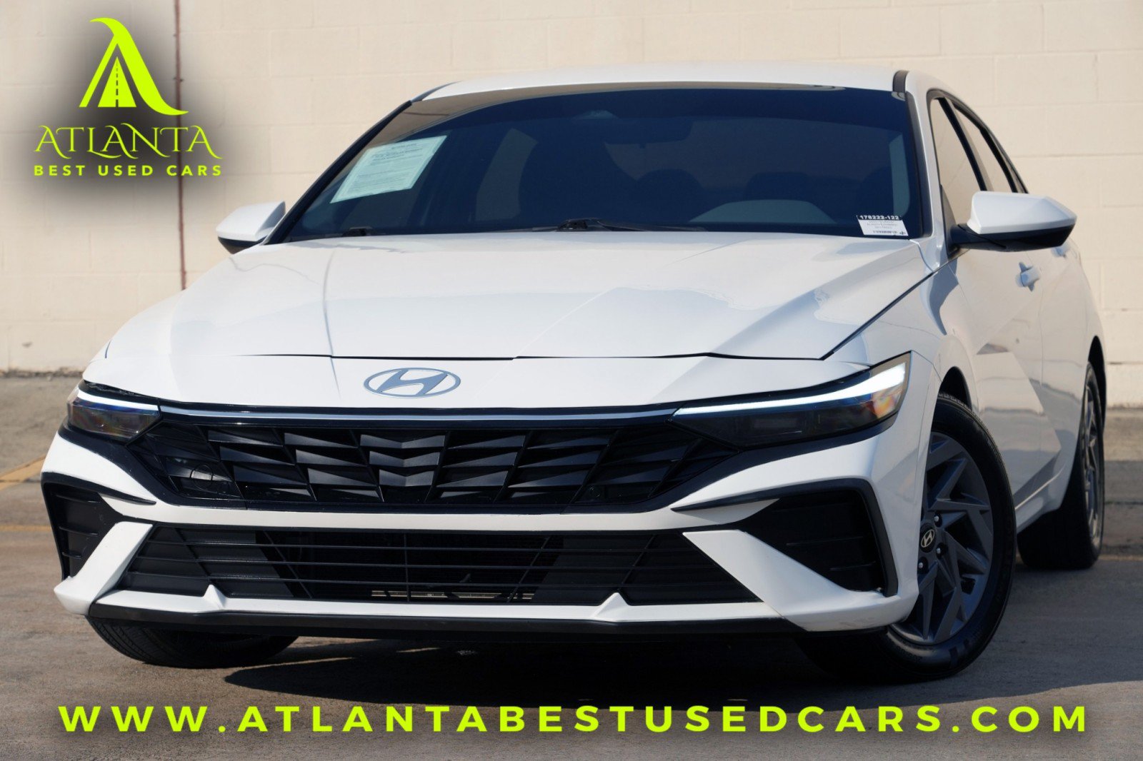 Used 2025 Hyundai Elantra Hybrid FWD image 1