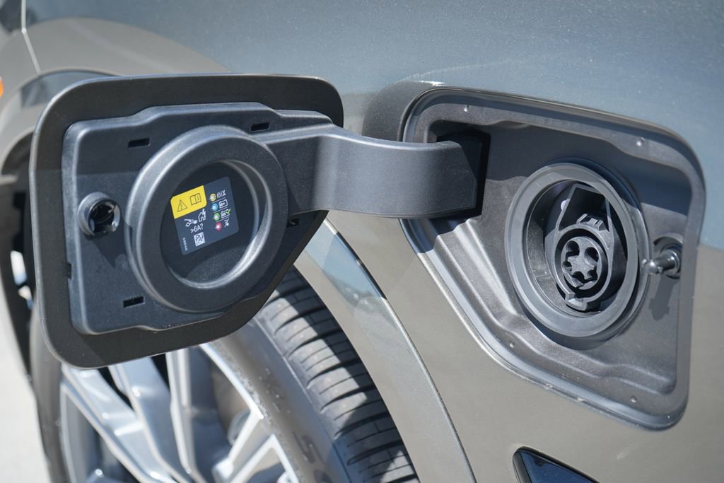 New 2026 BMW X5 xDrive50e w/ M Sport Package image 6