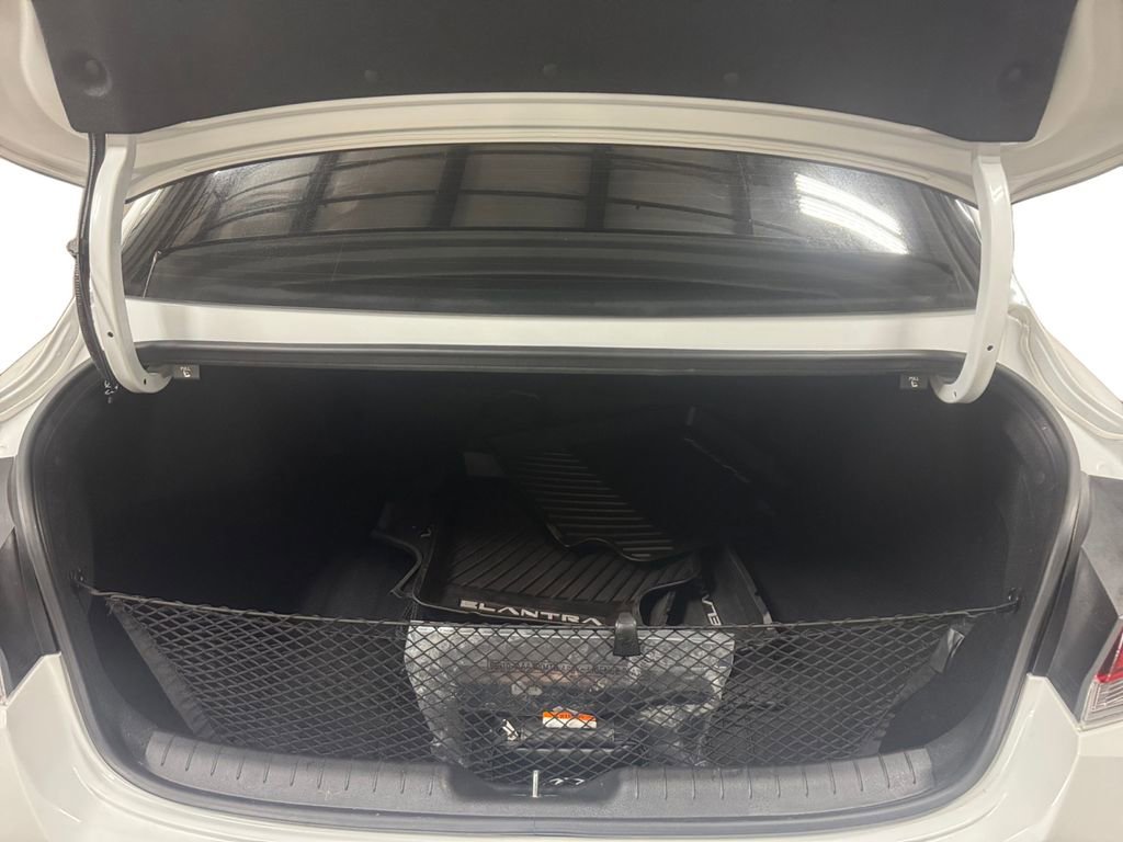 Certified 2024 Hyundai Elantra SEL image 21