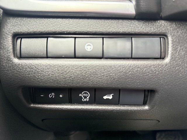 Used 2025 Nissan Rogue SV image 13