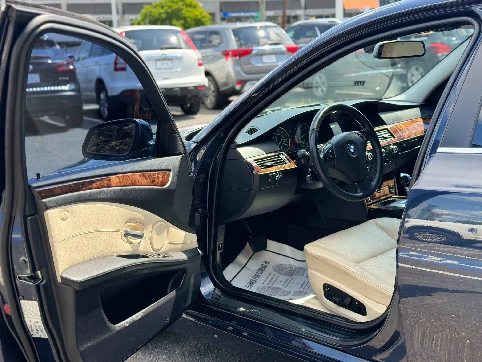 Used 2010 BMW 528i xDrive Sedan AWD/4WD image 8