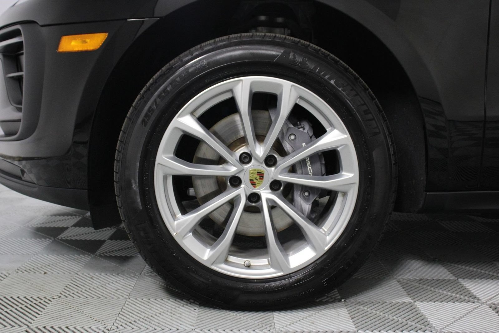 Certified 2026 Porsche Macan AWD/4WD image 30