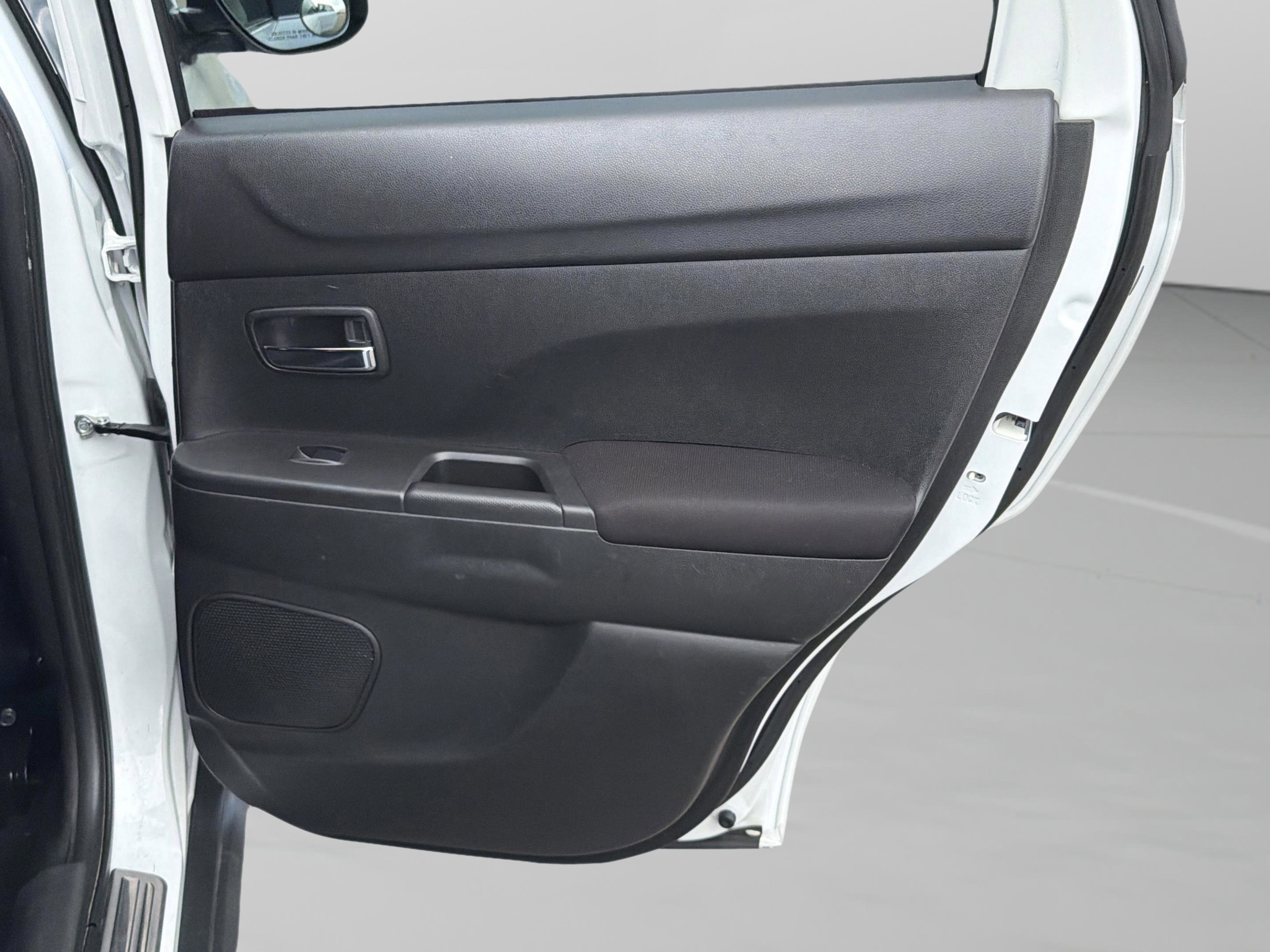 Used 2015 Mitsubishi Outlander Sport GT image 37