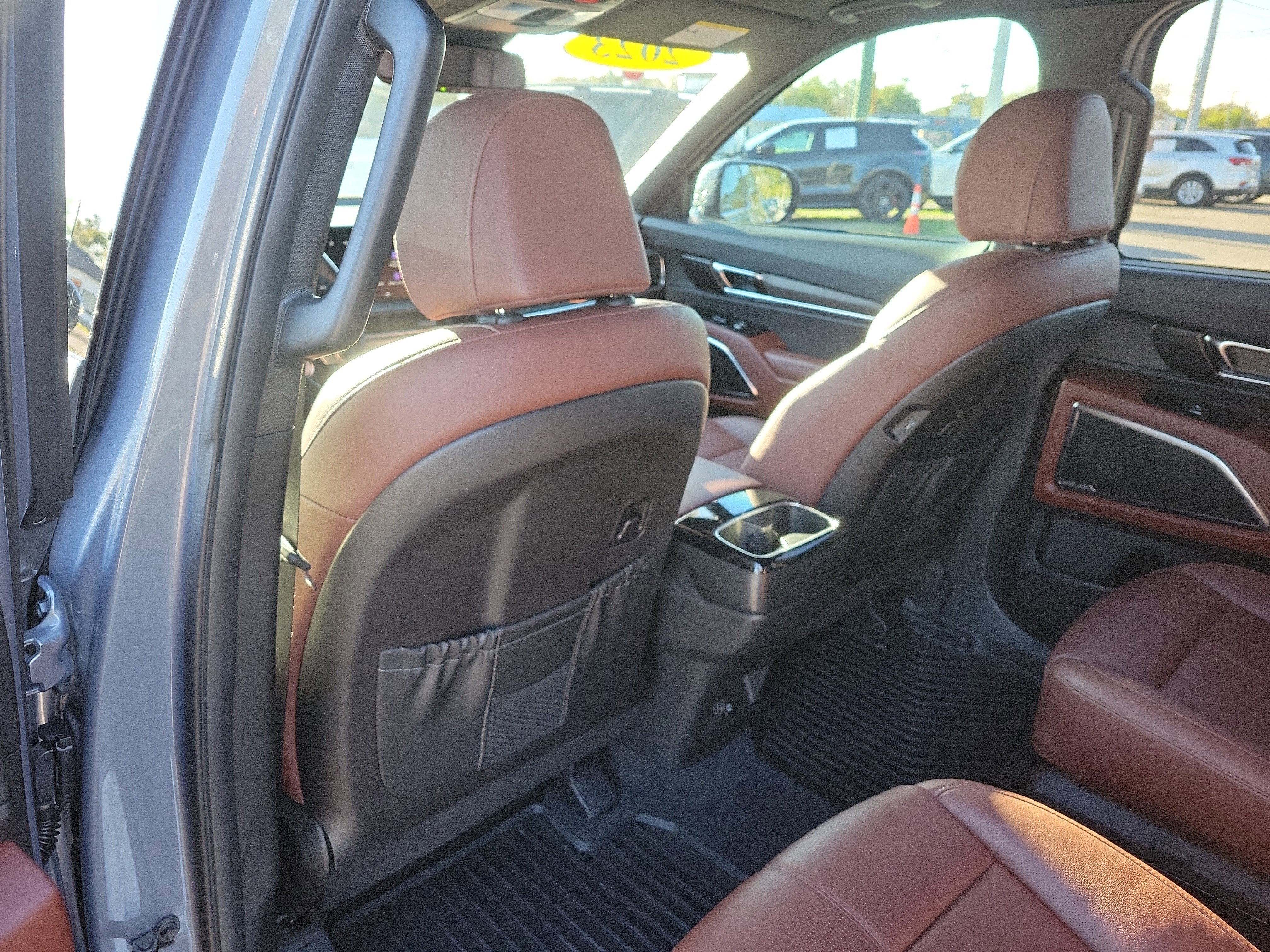 Used 2023 Kia Telluride SX image 17