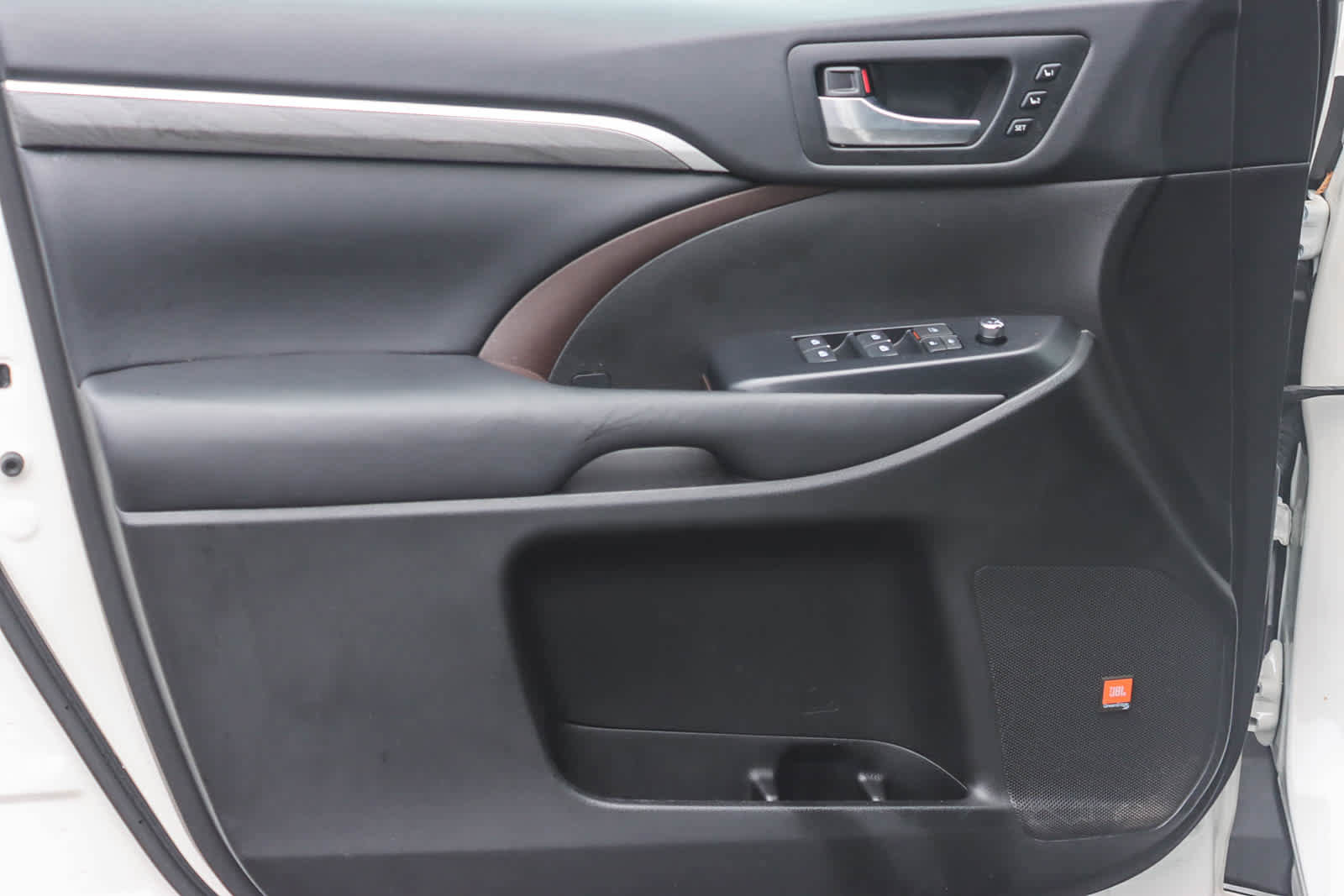 Used 2018 Toyota Highlander Limited image 20