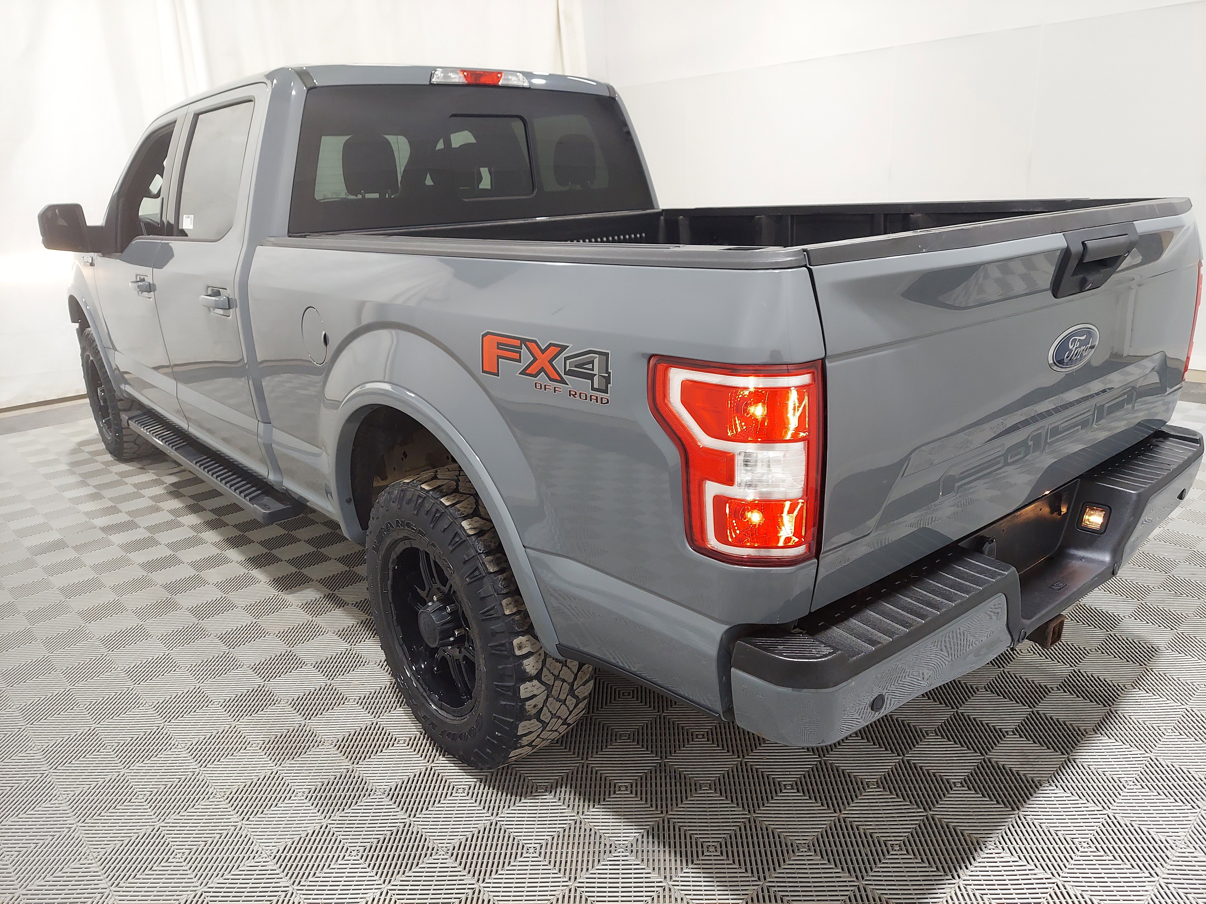 Used 2019 Ford F150 XLT w/ Equipment Group 302A Luxury AWD/4WD image 2