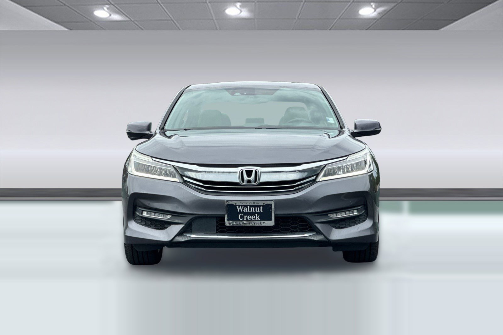 Used 2017 Honda Accord Touring image 6