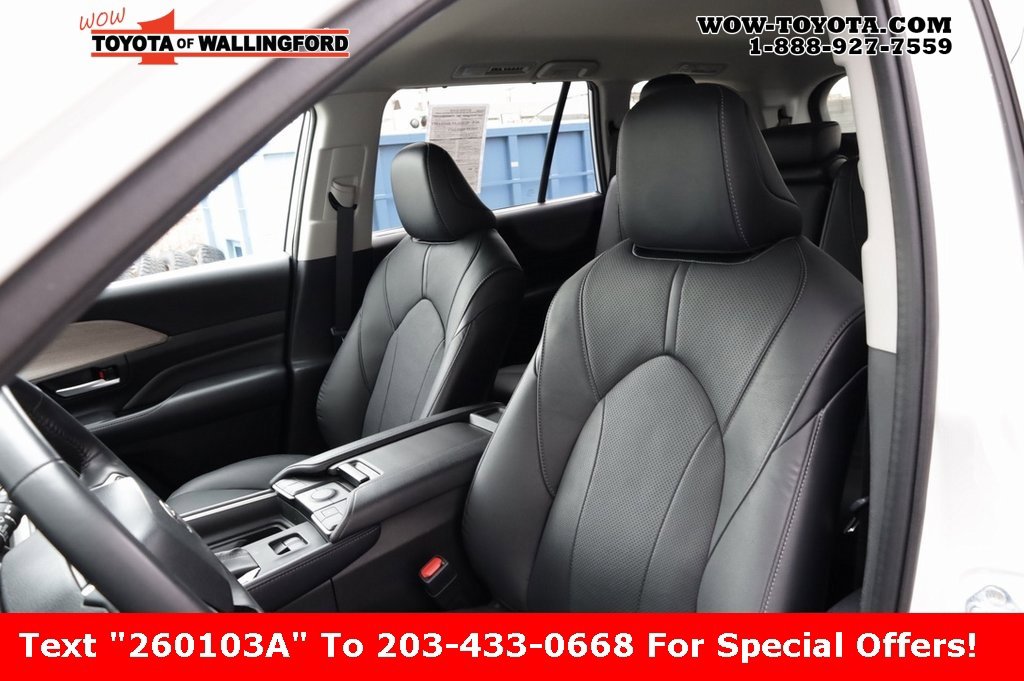 Used 2024 Toyota Grand Highlander Limited image 11