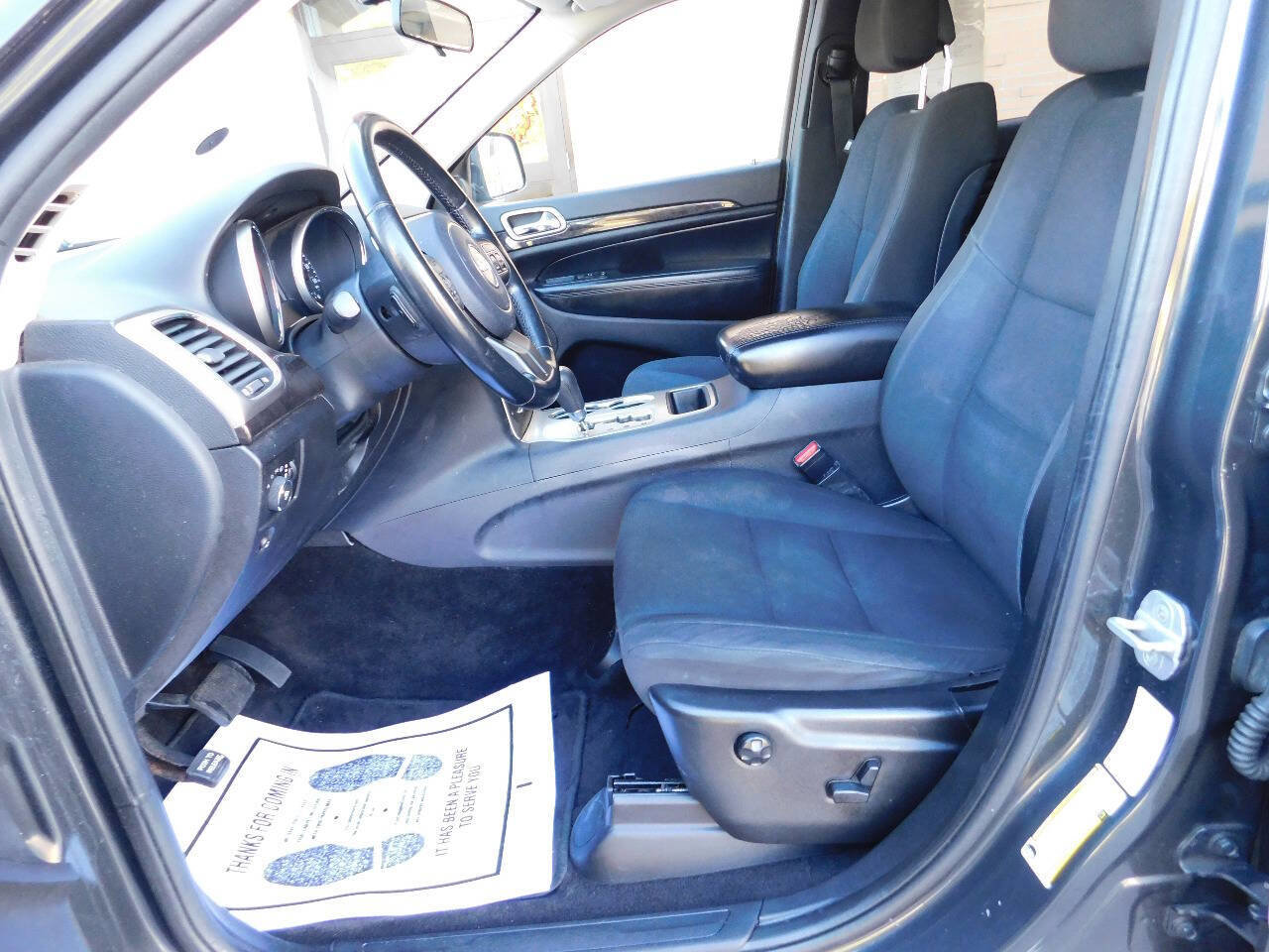 Used 2011 Jeep Grand Cherokee Laredo image 13