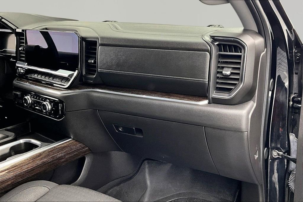 Used 2024 GMC Sierra 1500 Elevation w/ X31 Off-Road Package AWD/4WD image 17