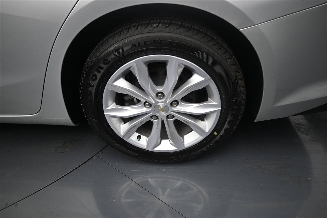 Used 2020 Chevrolet Malibu LT FWD image 17