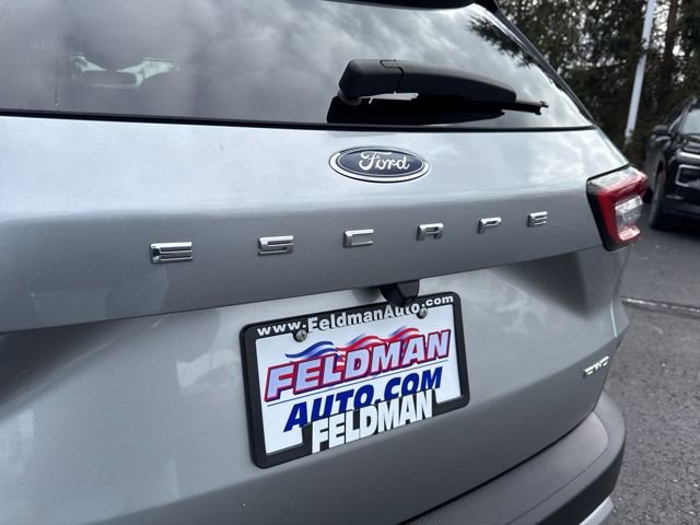 Used 2023 Ford Escape Platinum image 28