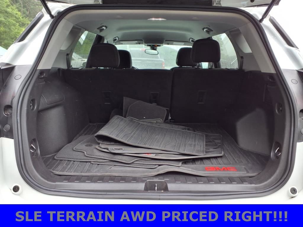 Used 2022 GMC Terrain SLE image 8