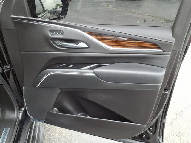 Used 2023 Cadillac Escalade Premium Luxury AWD/4WD image 27