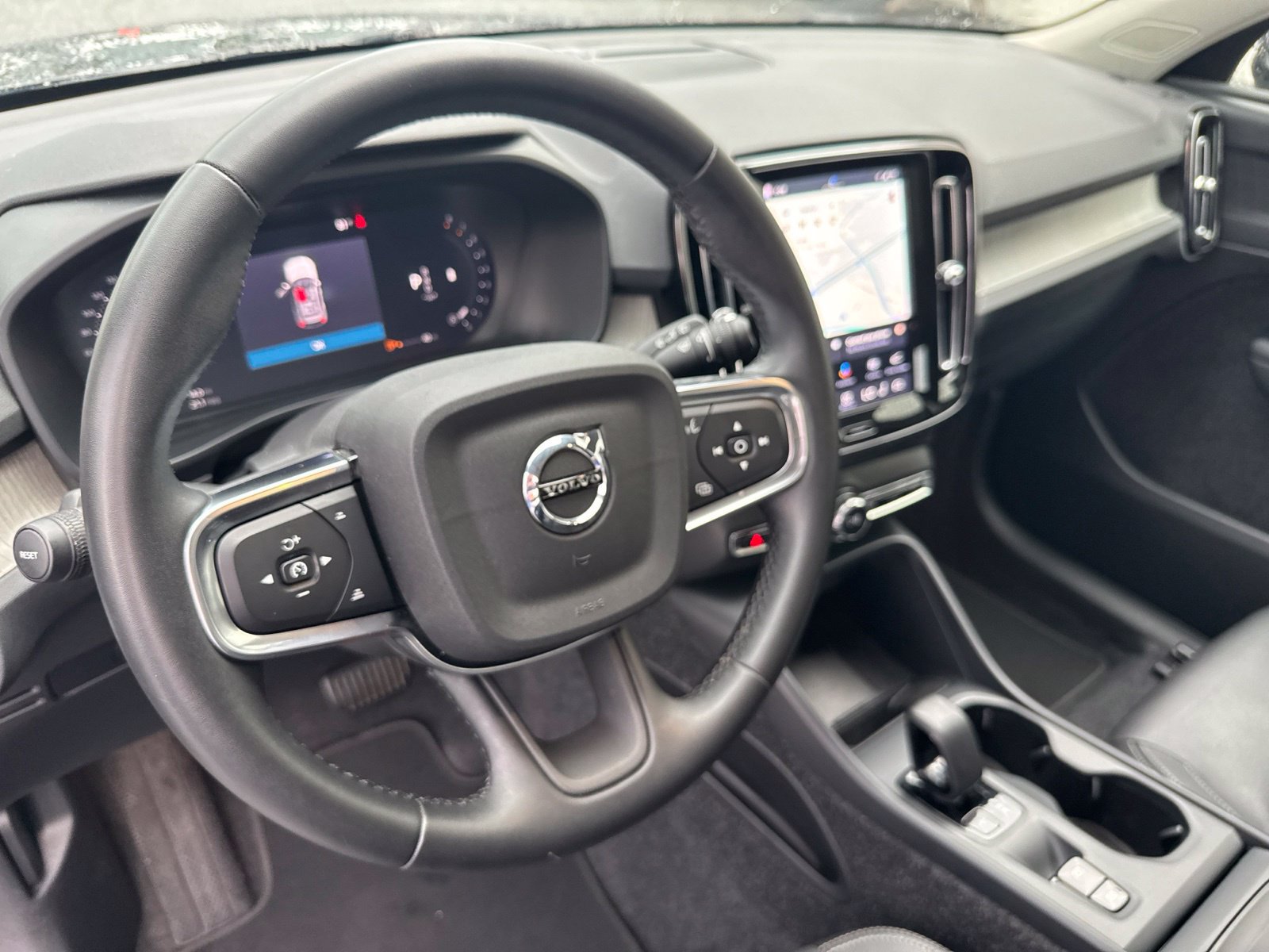 Used 2025 Volvo XC40 B5 Core AWD/4WD image 22