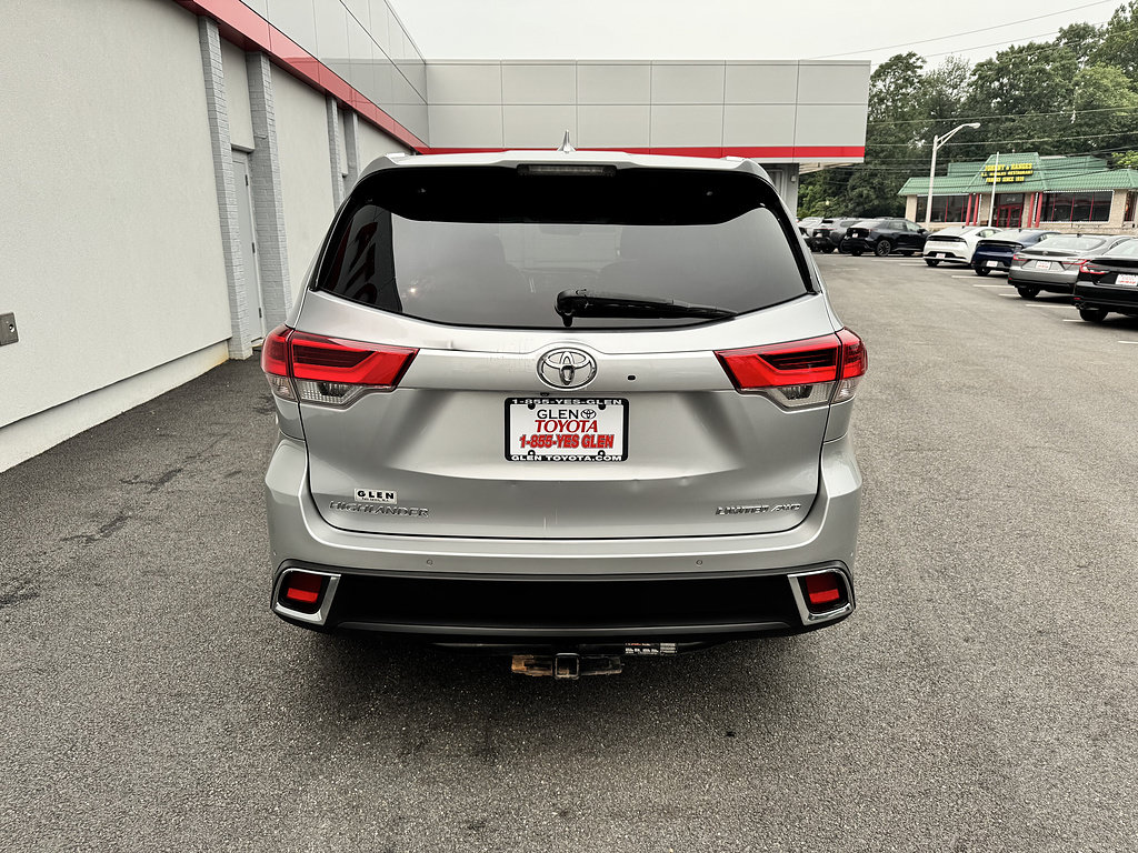 Certified 2017 Toyota Highlander Limited Platinum w/ Carpet Mat Package AWD/4WD image 6