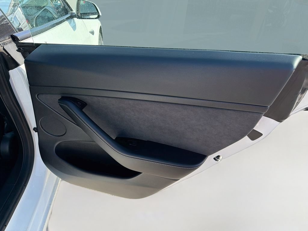 Used 2022 Tesla Model 3 Standard Range RWD image 32