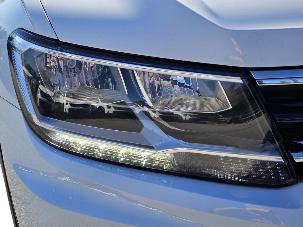 Used 2021 Volkswagen Tiguan SE R-Line image 4