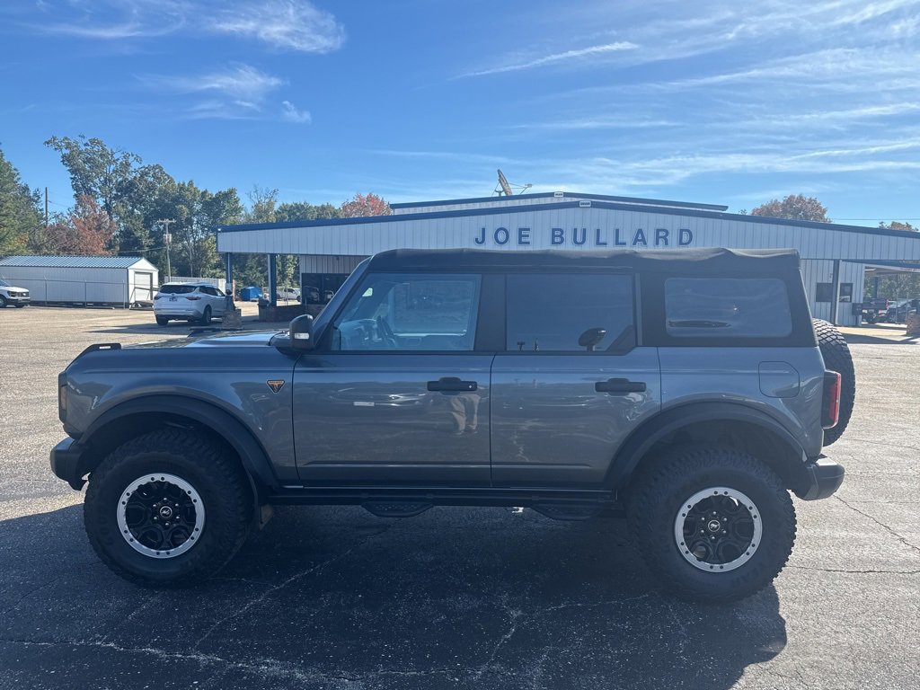 Used 2022 Ford Bronco Badlands image 16
