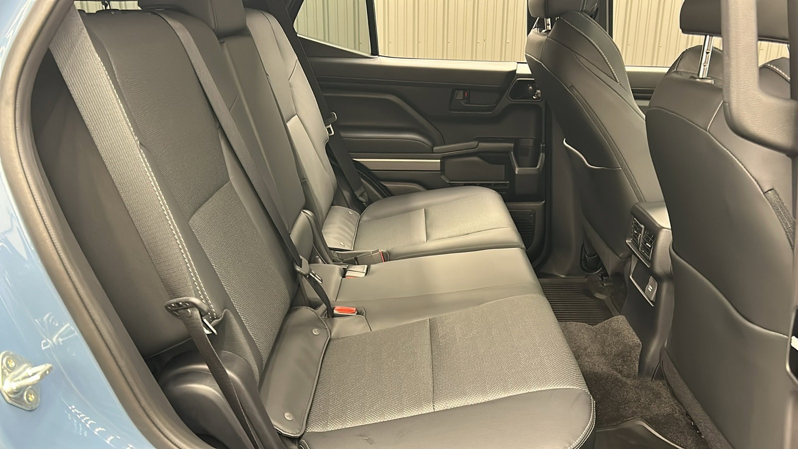 Used 2025 Toyota 4Runner TRD Off-Road Premium w/ Tow Technology Package image 40