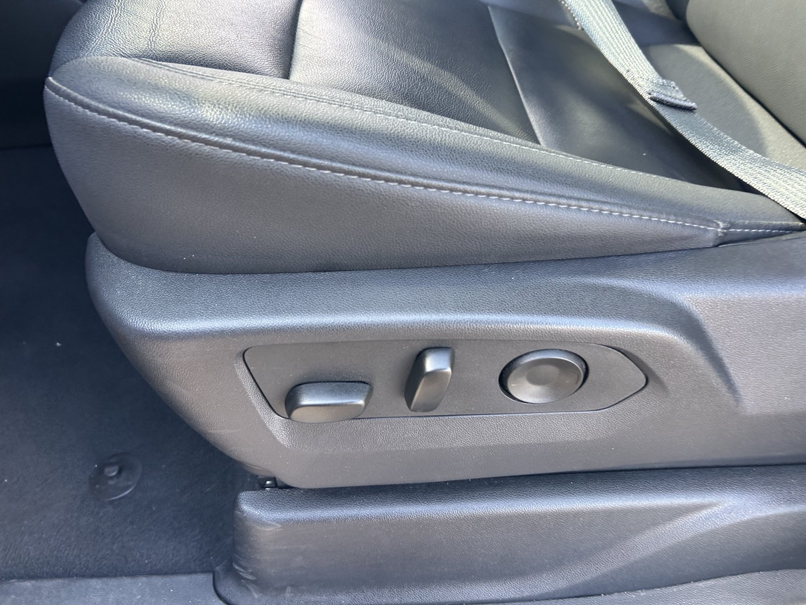 Used 2025 Chevrolet Tahoe LT AWD/4WD image 15