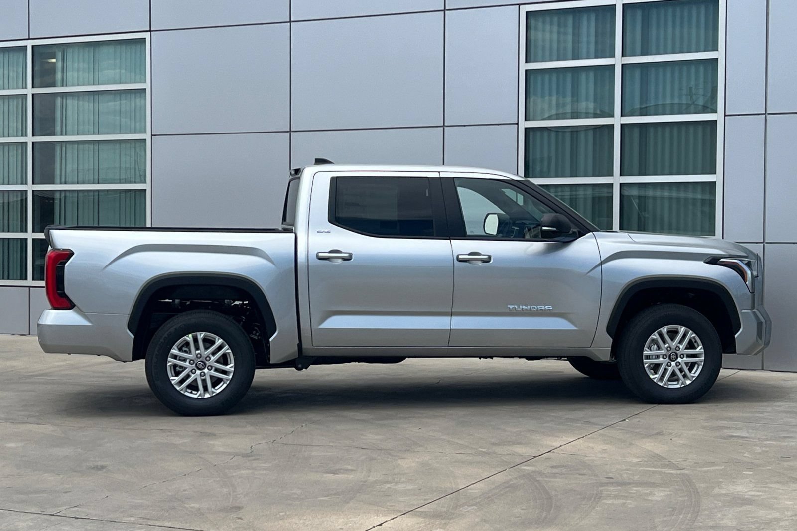 New 2026 Toyota Tundra SR5 w/ SR5 Premium Package AWD/4WD image 3