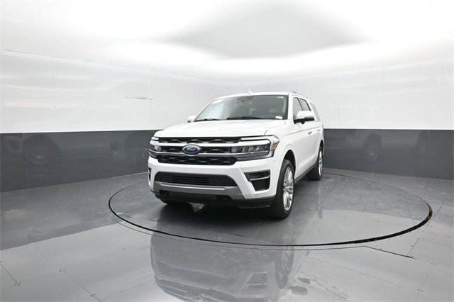 Used 2023 Ford Expedition Limited image 3