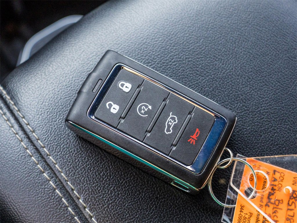 Used 2024 Jeep Grand Cherokee L Laredo image 32