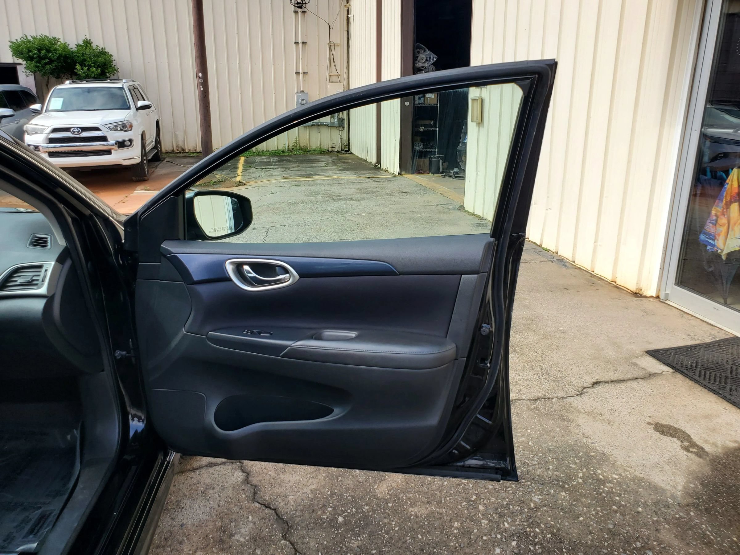 Used 2017 Nissan Sentra SR Turbo w/ SR Midnight Edition FWD image 24