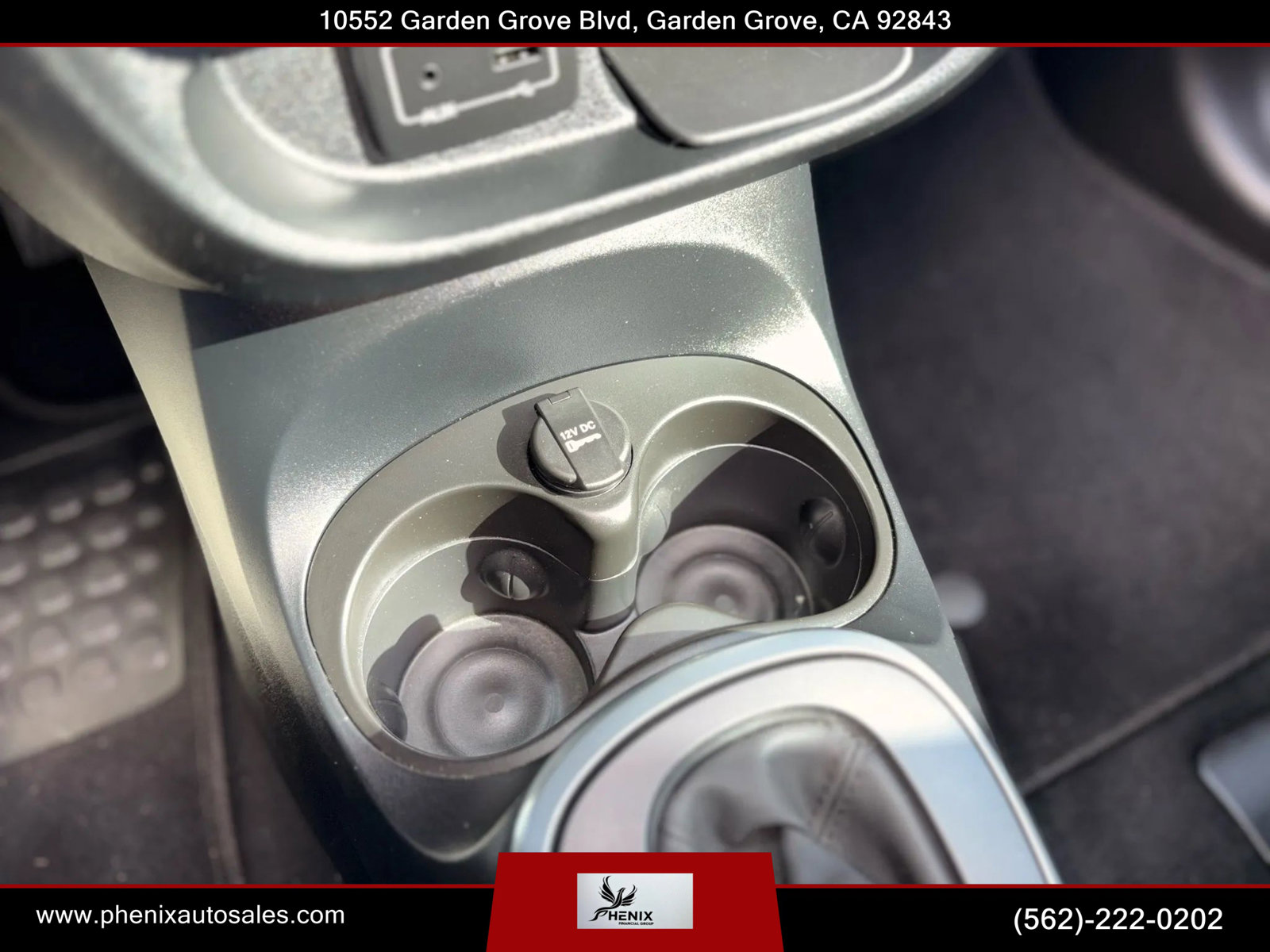 Used 2017 FIAT 500L Trekking w/ Dual-Pane Sunroof Package image 40