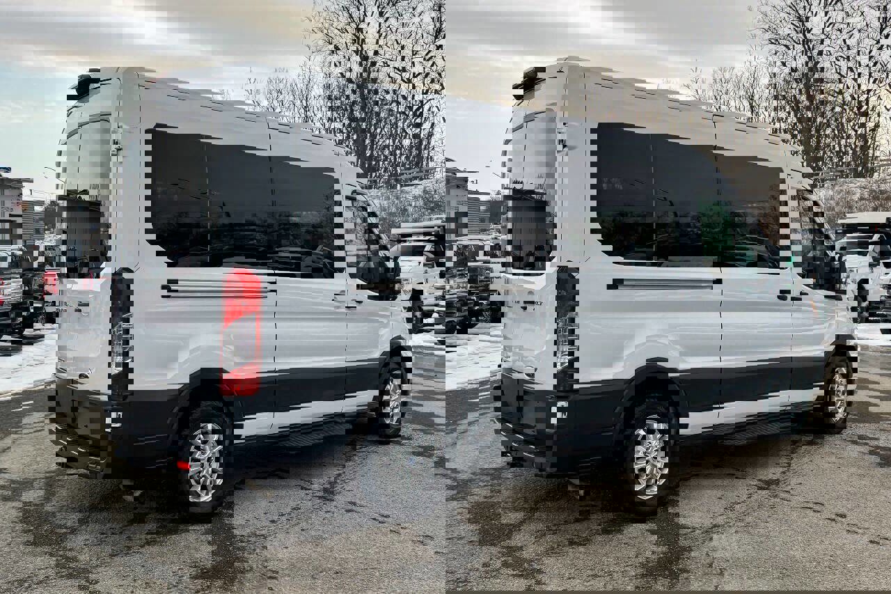 Used 2021 Ford Transit 350 XLT image 3