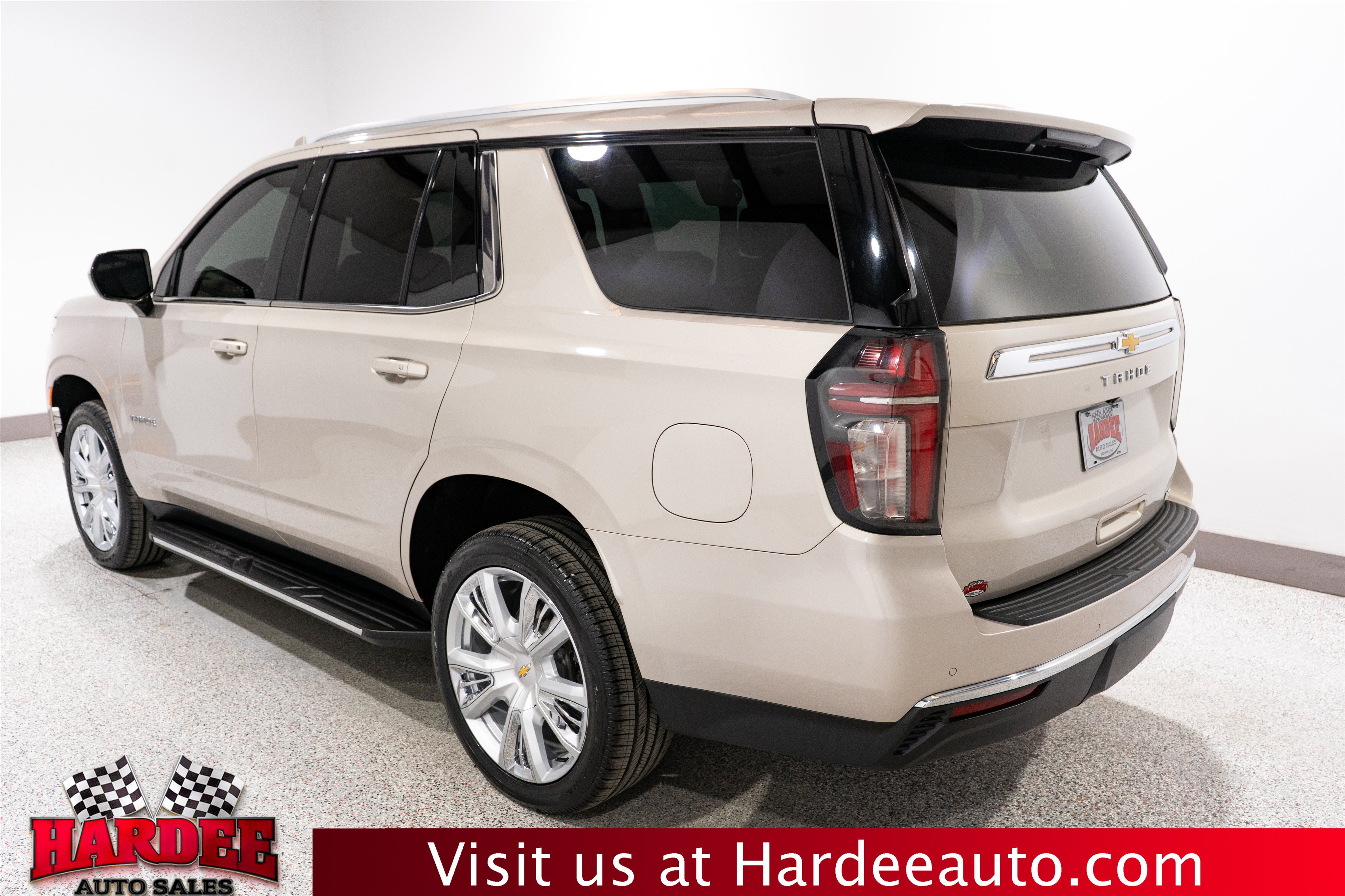 Used 2023 Chevrolet Tahoe LT RWD image 3