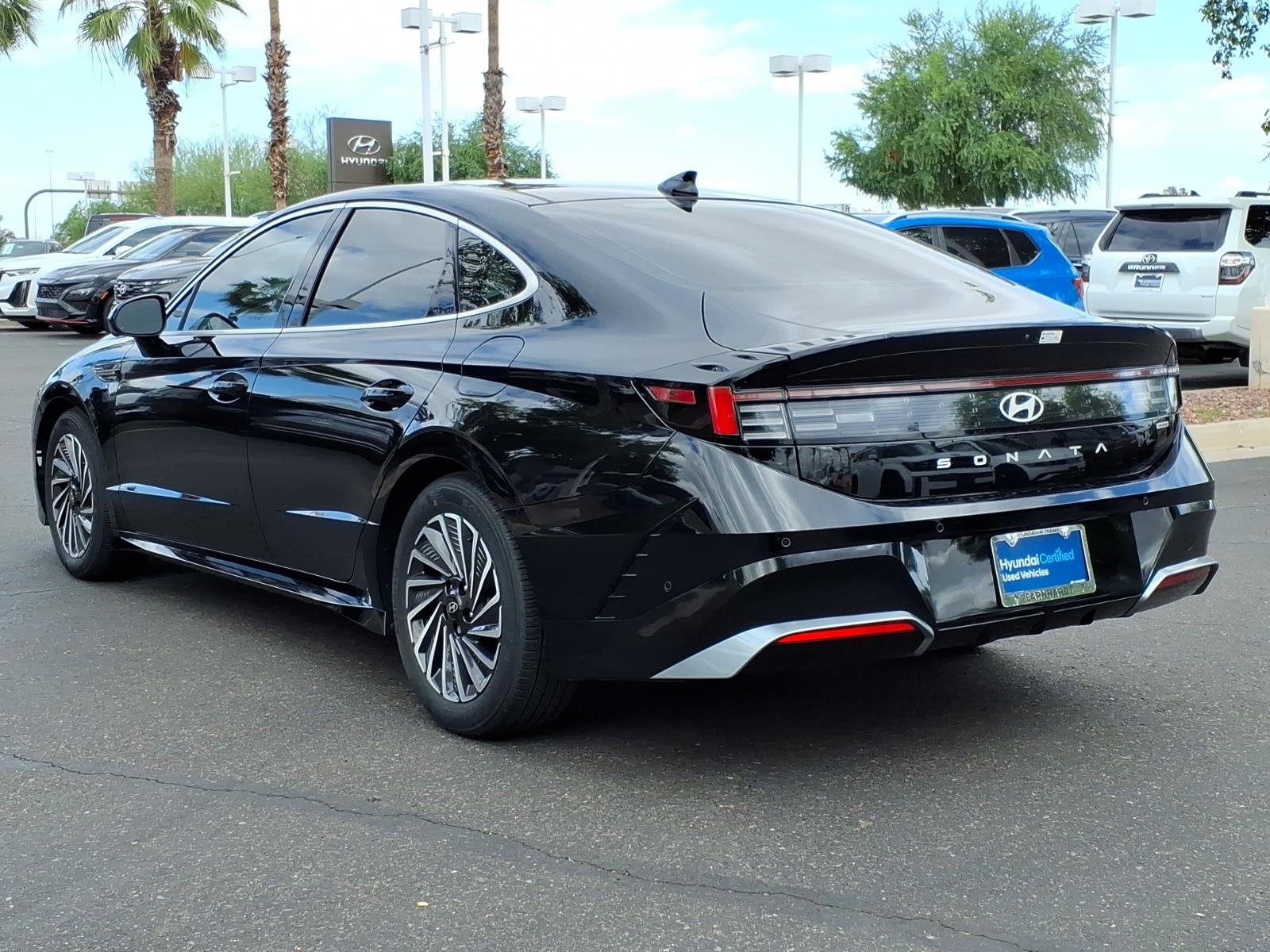 Certified 2025 Hyundai Sonata Limited FWD image 3