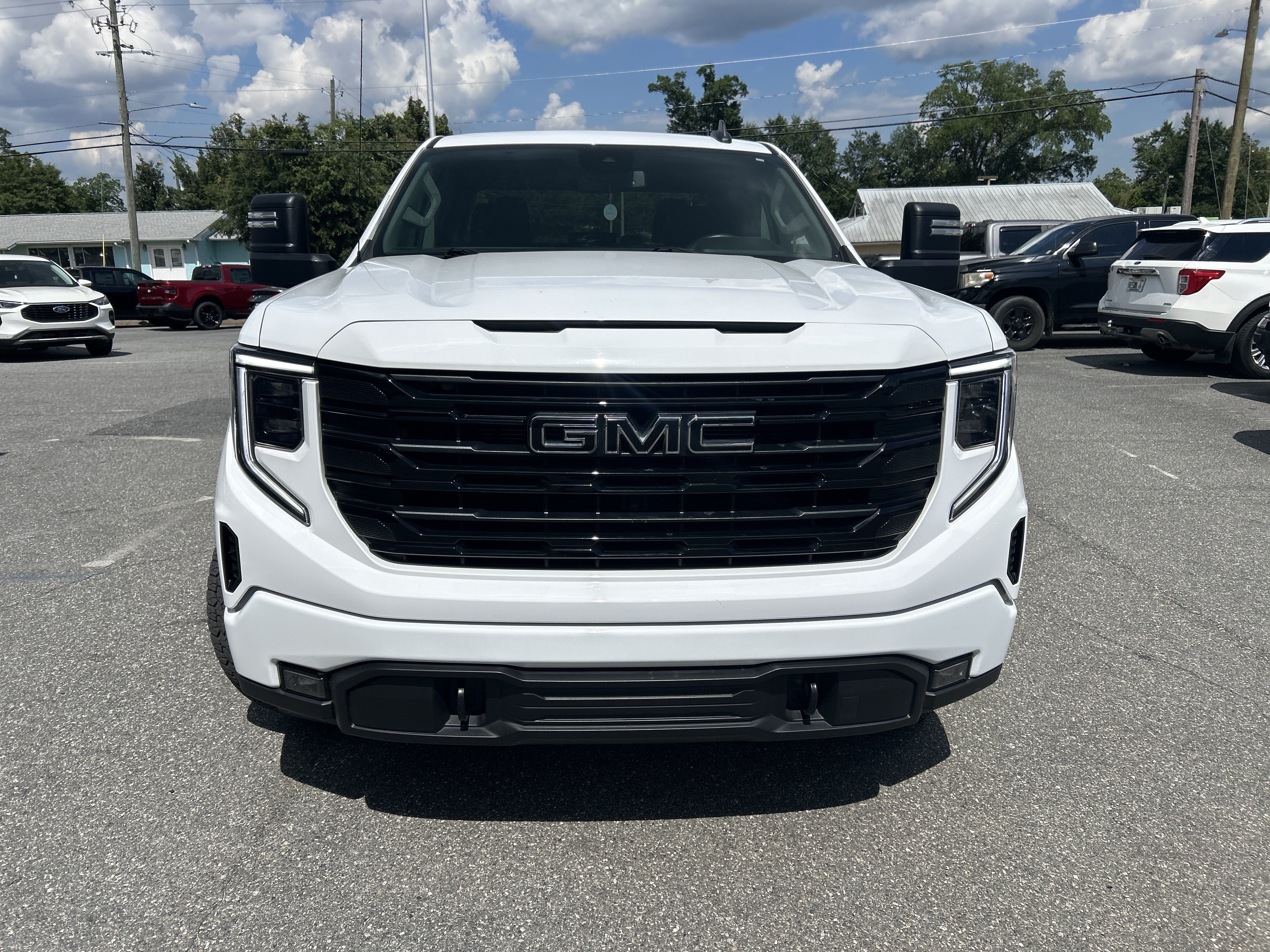 Used 2024 GMC Sierra 1500 Elevation w/ X31 Off-Road Package AWD/4WD image 2
