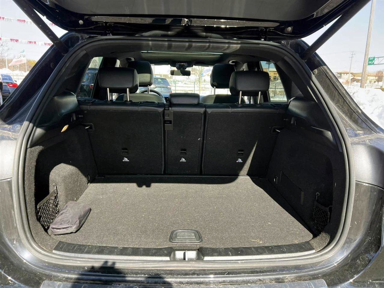 Used 2022 Mercedes-Benz GLA 250 4MATIC w/ Premium Package Lite image 7