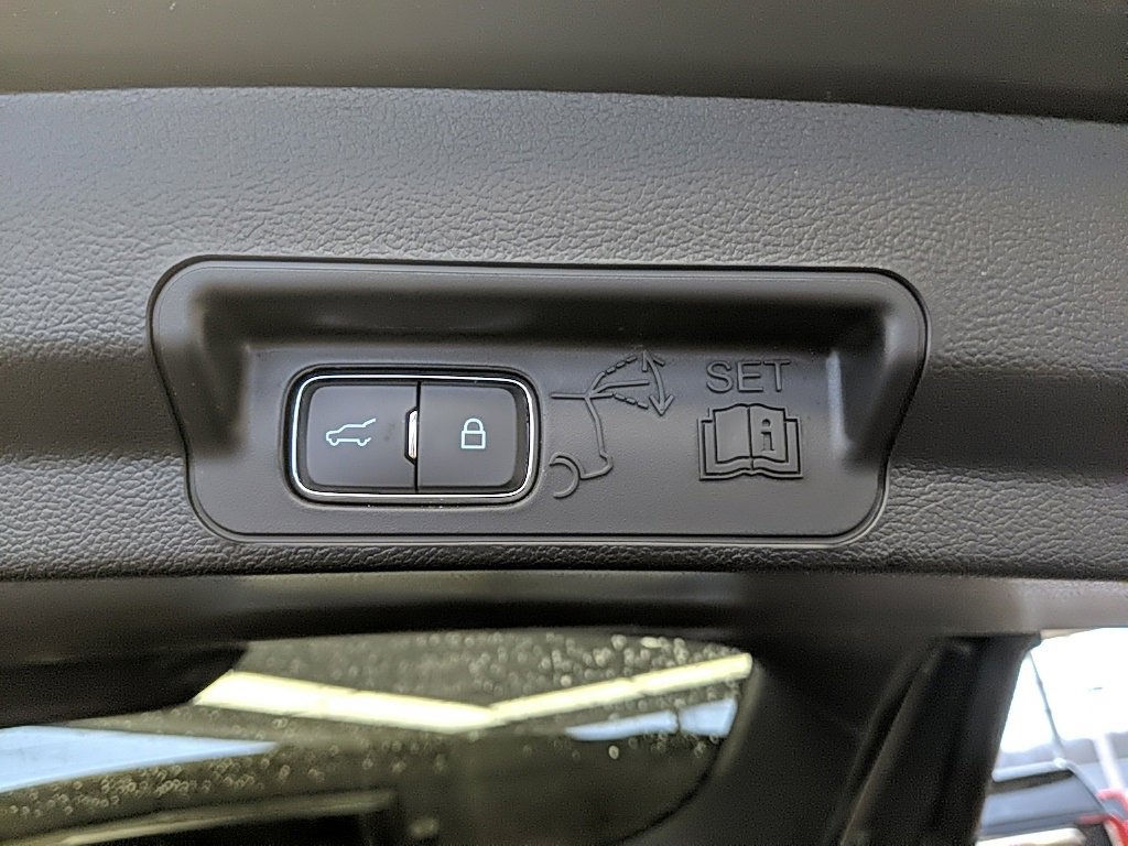 Used 2023 Ford Explorer XLT w/ Equipment Group 202A image 10