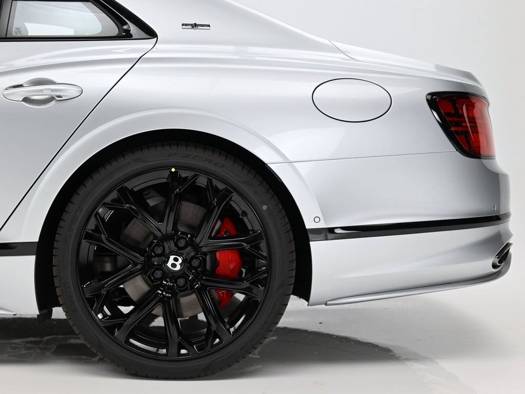 Used 2025 Bentley Flying Spur Plug-In Hybrid AWD/4WD image 38