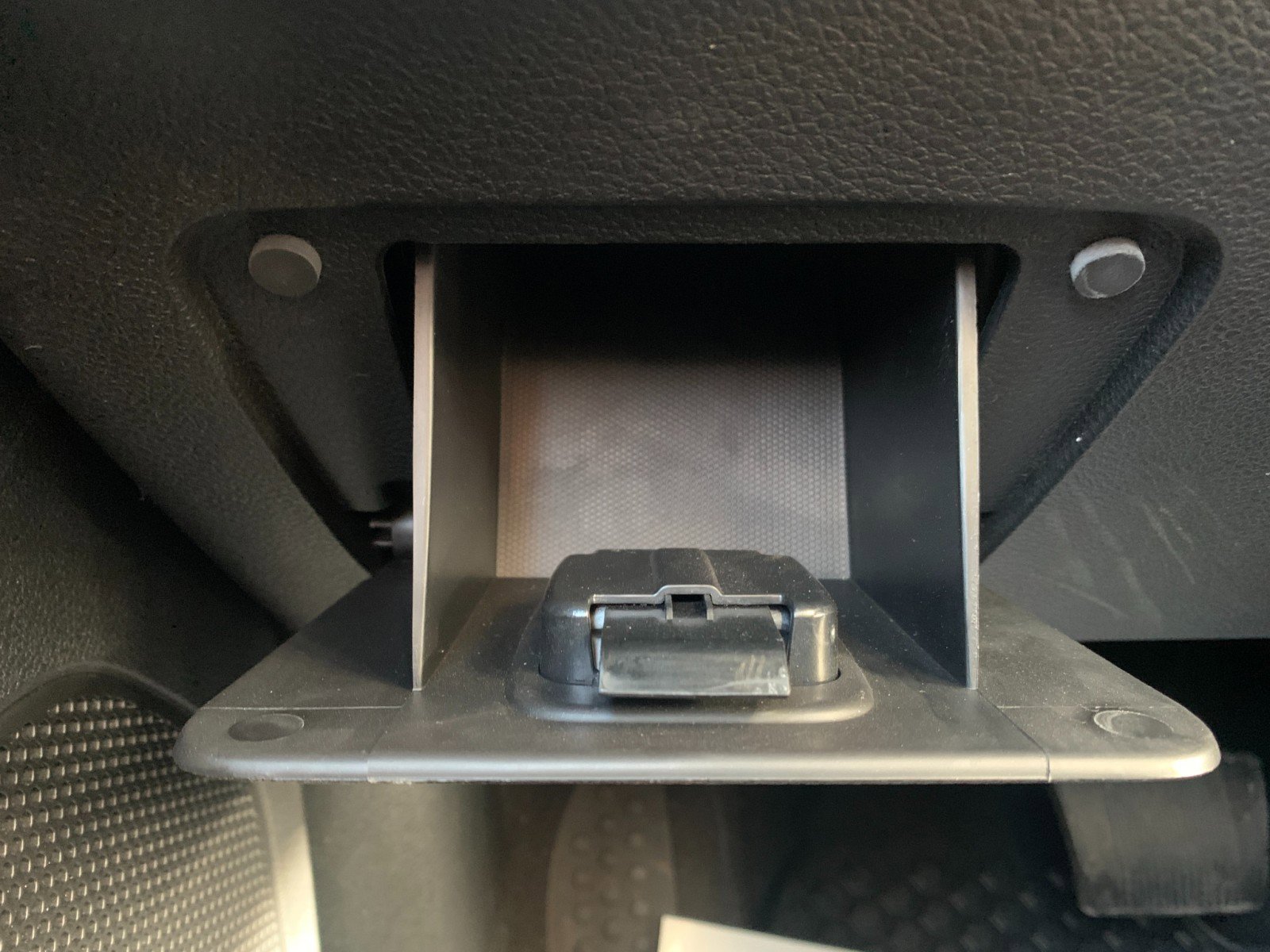 Used 2019 Jeep Cherokee Latitude Plus w/ Cold Weather Group image 15